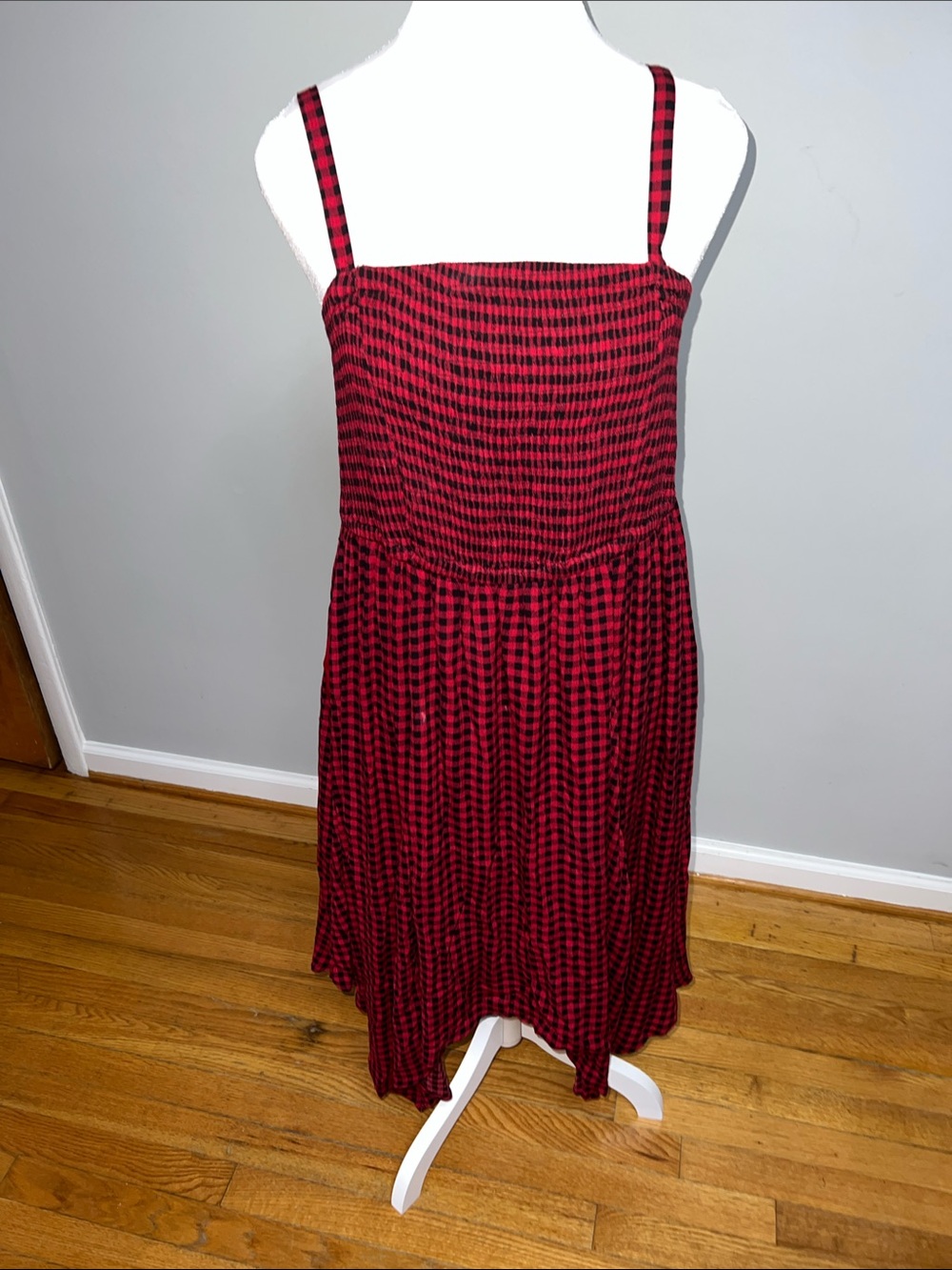 Torrid Red & Black Gingham Smocked Hankie Hem Dress W/ Pockets Size 1 / 1X - Picture 8 of 11